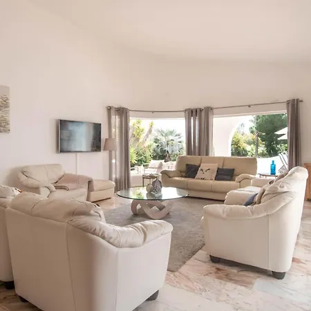 Casa Leao Villa